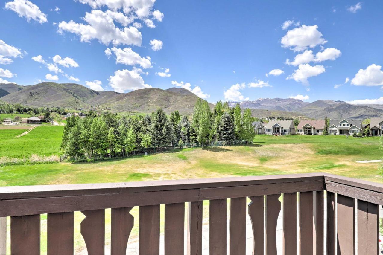 Peaceful Midway Studio With Mountain And Golf Views! Bagian luar foto