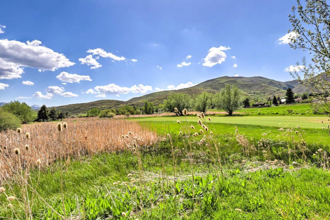 Peaceful Midway Studio With Mountain And Golf Views! Bagian luar foto